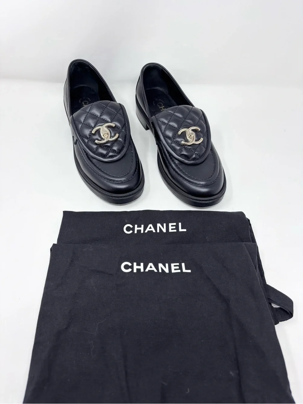 Chanel CC Turnlock Foldover Quilted Loafer Slip On Black Leather Flat size 37 EU